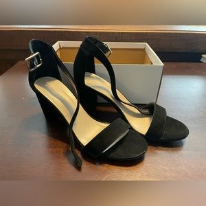 David’s bridal black velvet open toe heel